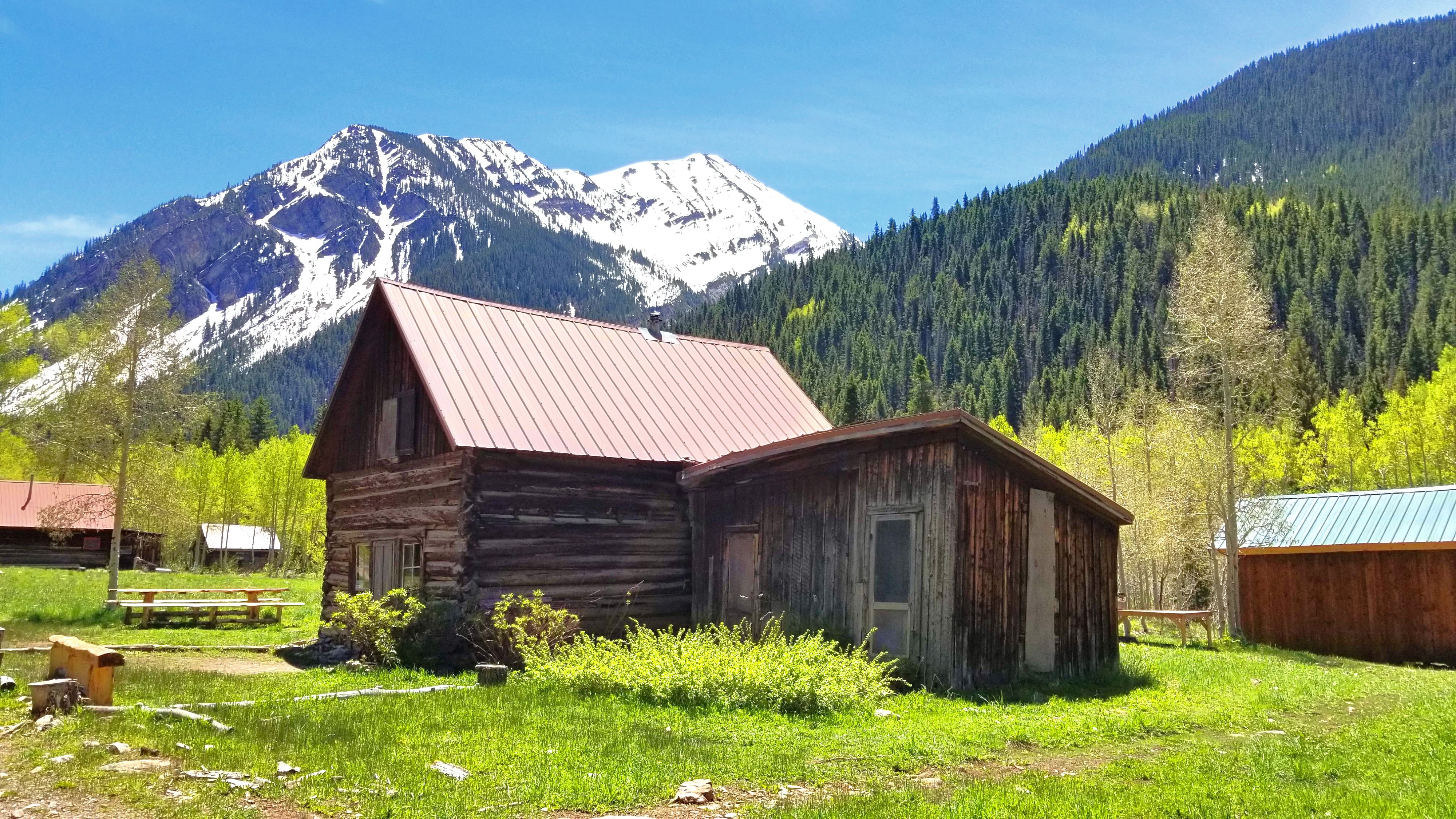 A log cabin in the mountains, one of the secrets of crystal mill