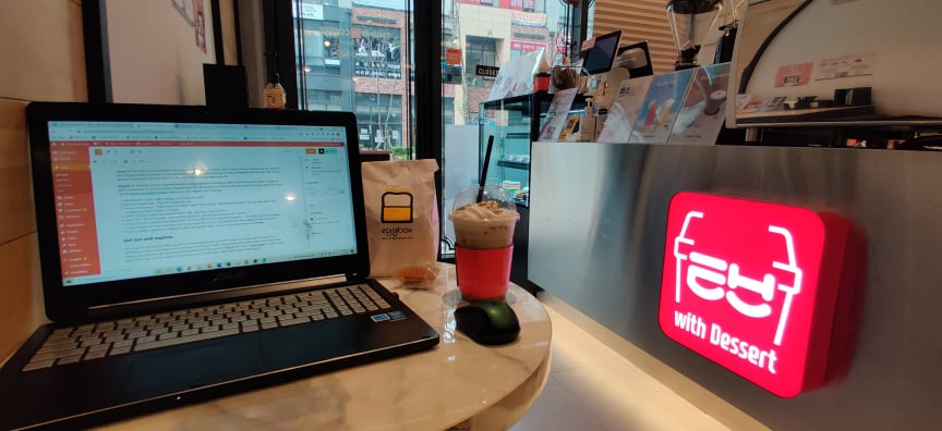 Blogging from a cafe in Osan, South Korea